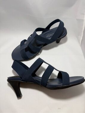 Markon Navy Elastic Strappy Kitten Heels